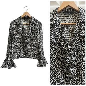 Ralph Lauren Monochrome Ruffle Trim Hook Eye Closure Lightweight Layer Top 10